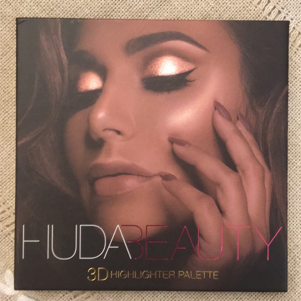 Huda Beauty 3D Highlighter Palette